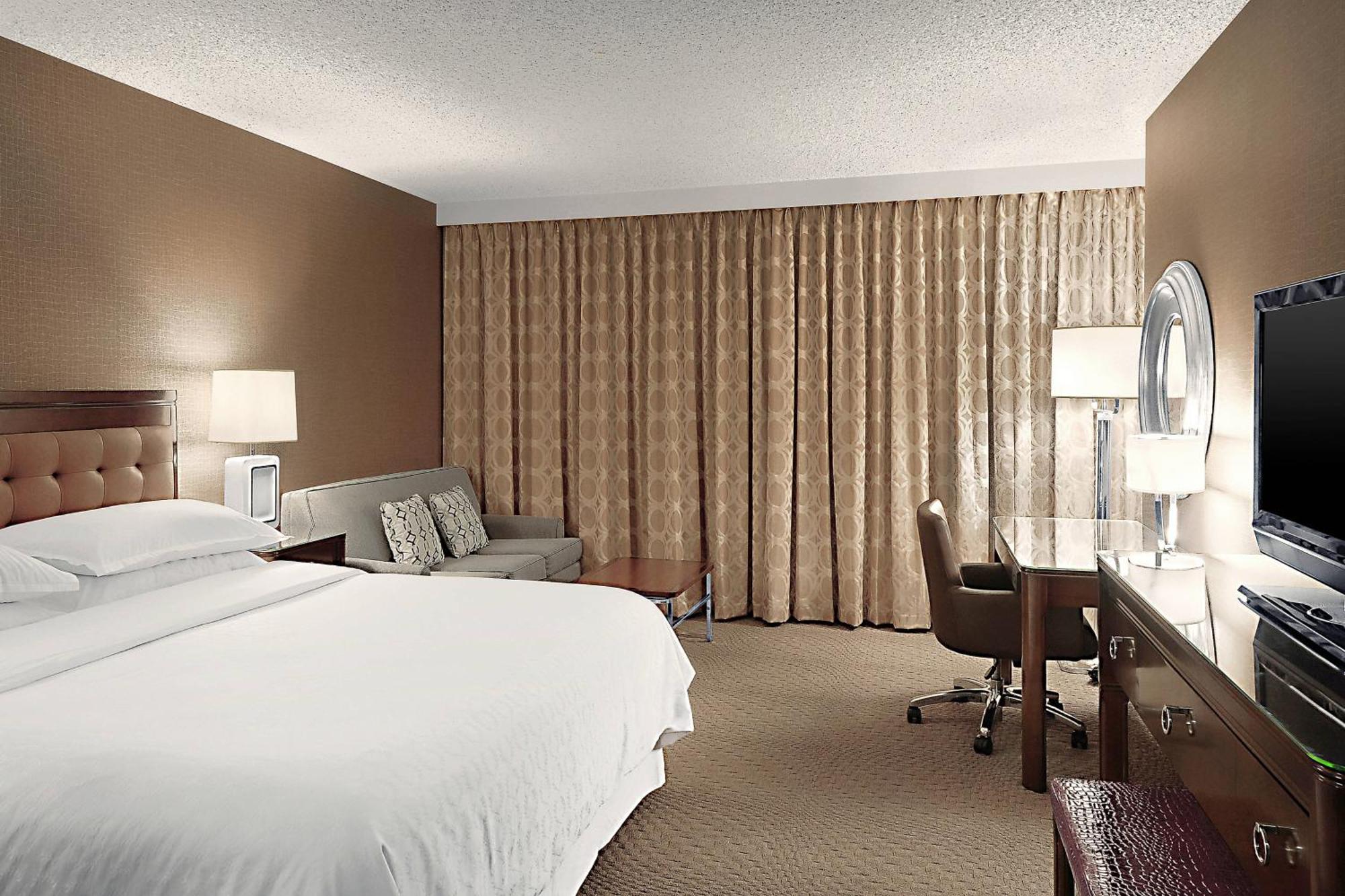 Sheraton Cavalier Saskatoon Hotel Exterior foto
